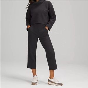 Ribbed Straight Leg Super-High-
Rise Crop size 0 grey